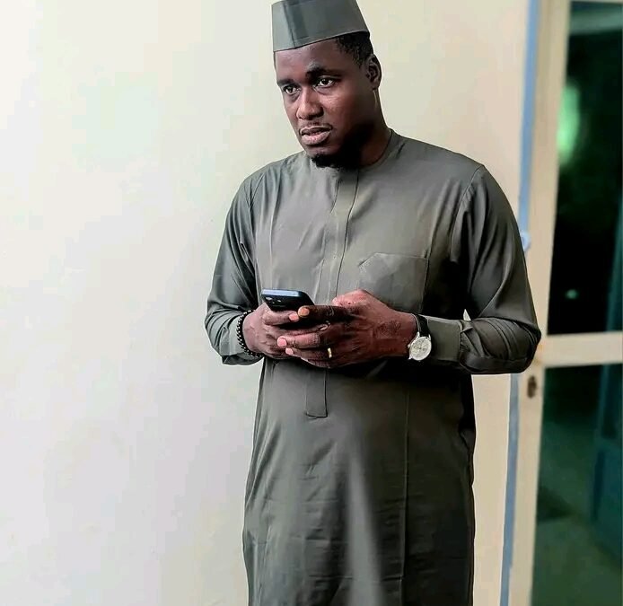 ANNIVERSAIRE M. Narcisse Ndak-missou, Clerc principal